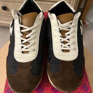 Tory Sneaker nylon and calf  leather lace up sneaker size 8.5